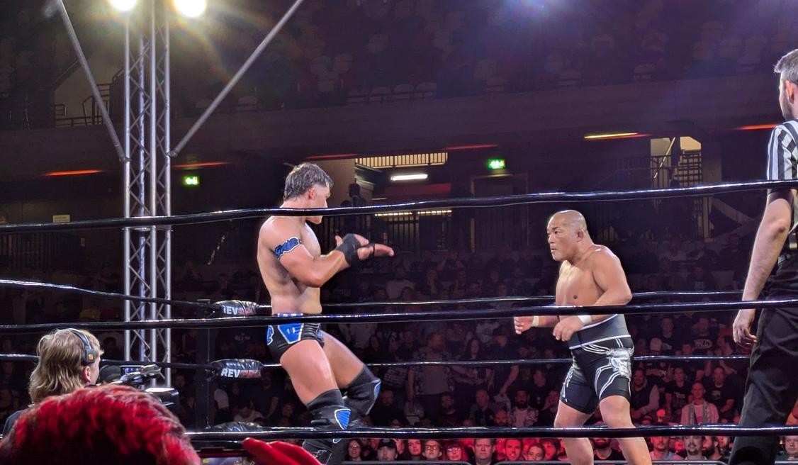 JJ Gale and Tomohiro Ishii squaring up before their first lock-up