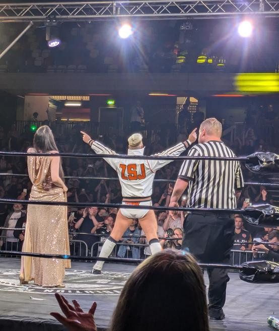 Zack Sabre Jr. pointing to the crowd during his entrance